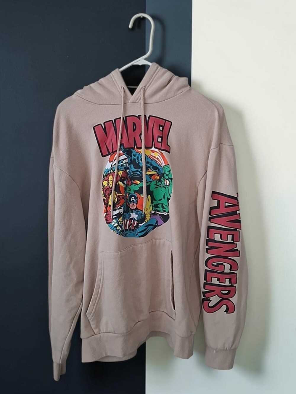 Marvel Beige Avengers Graphic Logo Fleece Pullover Hooded Hoodie Pockets Men L